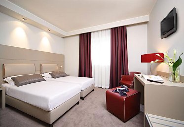 Smart Hotel Holiday